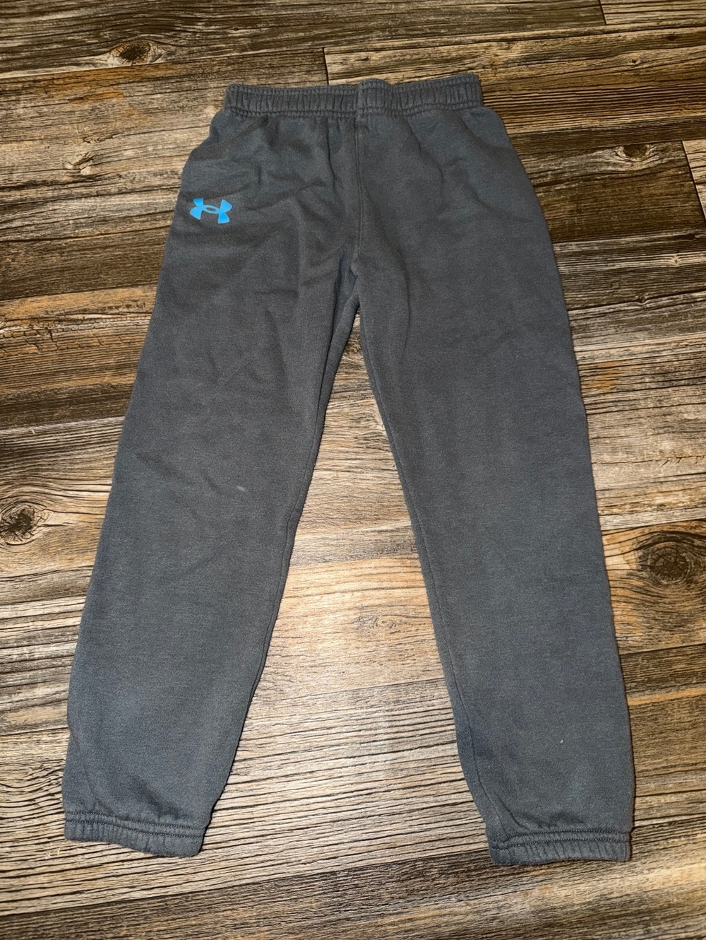 Under Armour gray sweats kids size 7